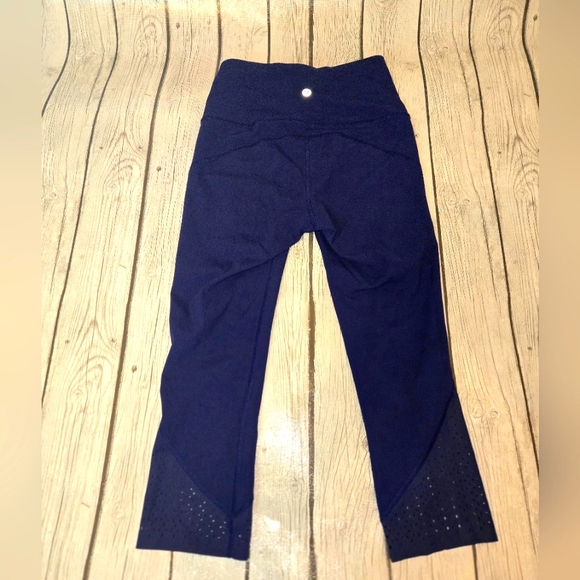 Lululemon Anew Crop Athletic Leggings Size 4 Hero Blue - Picture 9 of 13